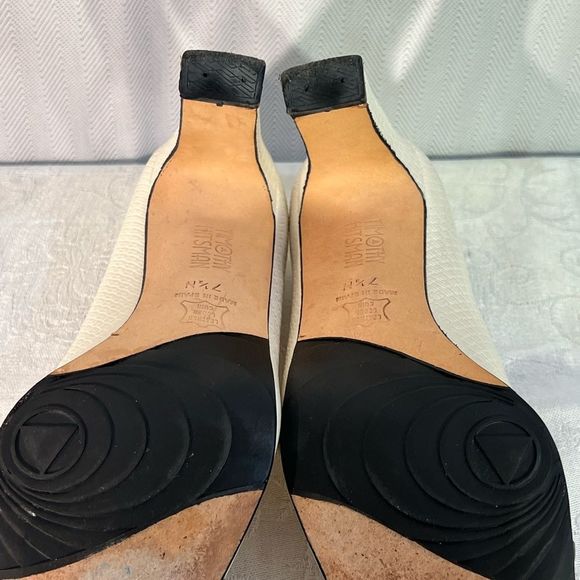 Timothy Hitsman Cream Textured Shoes Gold Studded Heels Patent Leather Toes 7.5N - Picture 7 of 12